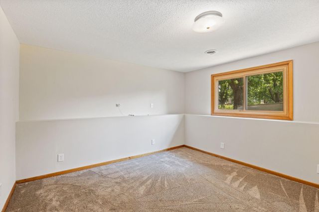 8064 Lower 147th Street W, Apple Valley, MN 55124