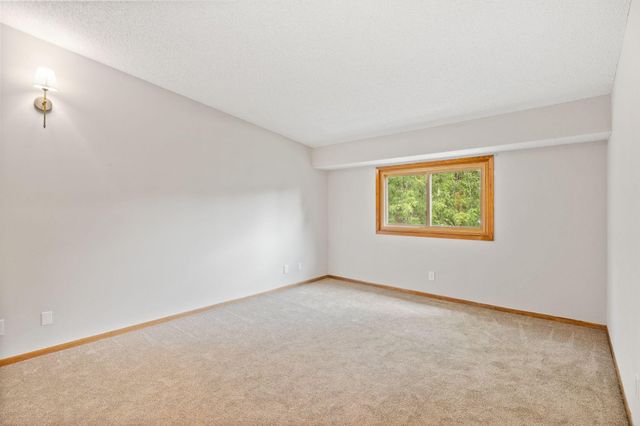 8064 Lower 147th Street W, Apple Valley, MN 55124