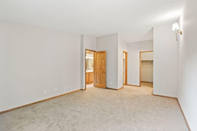 8064 Lower 147th Street W, Apple Valley, MN 55124