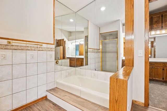 8064 Lower 147th Street W, Apple Valley, MN 55124