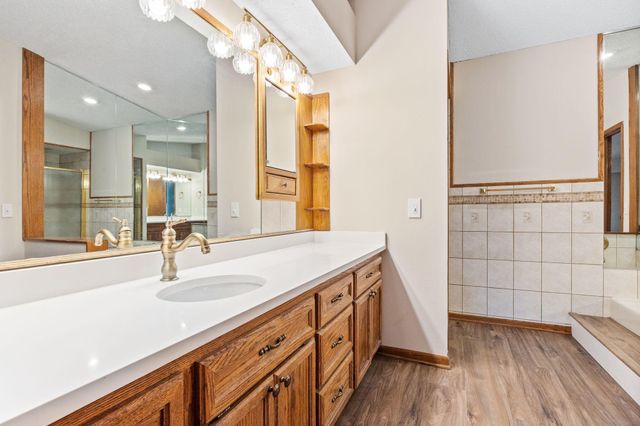 8064 Lower 147th Street W, Apple Valley, MN 55124