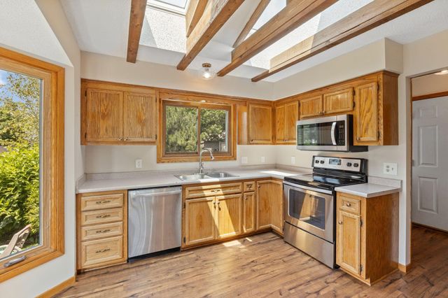 8064 Lower 147th Street W, Apple Valley, MN 55124