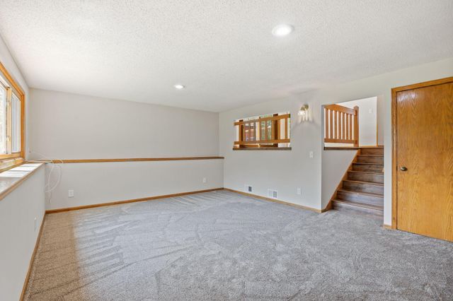 8064 Lower 147th Street W, Apple Valley, MN 55124