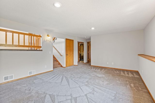 8064 Lower 147th Street W, Apple Valley, MN 55124