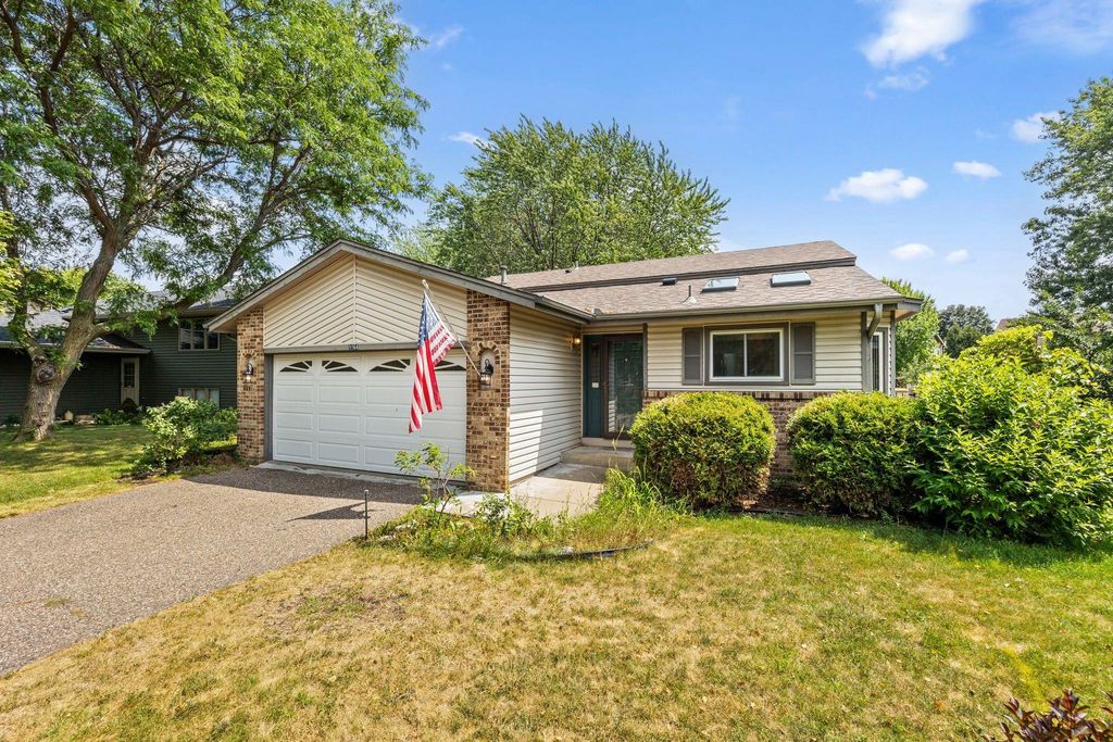 8064 Lower 147th Street W, Apple Valley, MN 55124