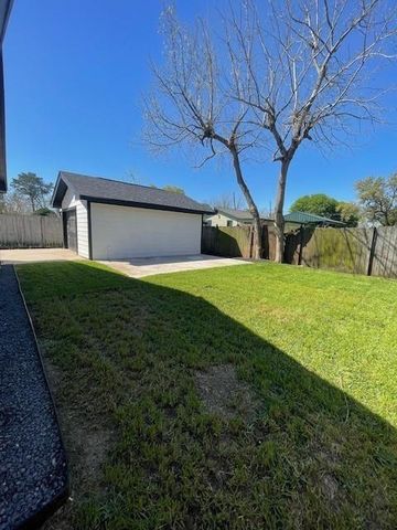 842 Dutch Street, Deer Park, TX 77536