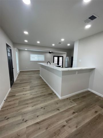 842 Dutch Street, Deer Park, TX 77536