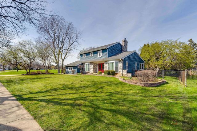 2326 W Weathersfield Way, Schaumburg, IL 60193