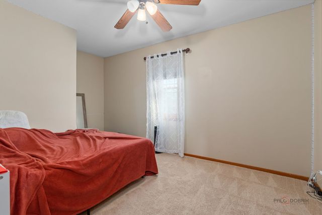 2326 W Weathersfield Way, Schaumburg, IL 60193