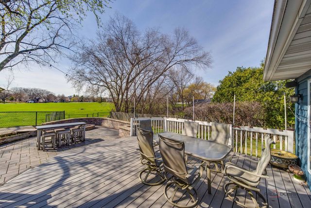 2326 W Weathersfield Way, Schaumburg, IL 60193