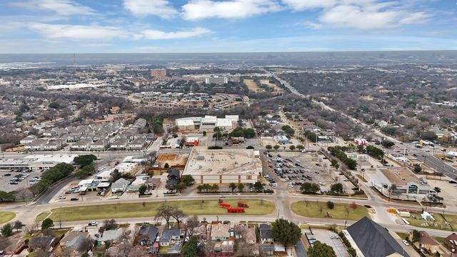 2510 W Jefferson Boulevard, Dallas, TX 75211