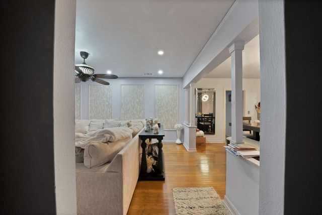 2510 W Jefferson Boulevard, Dallas, TX 75211