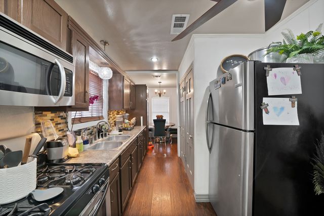 2510 W Jefferson Boulevard, Dallas, TX 75211