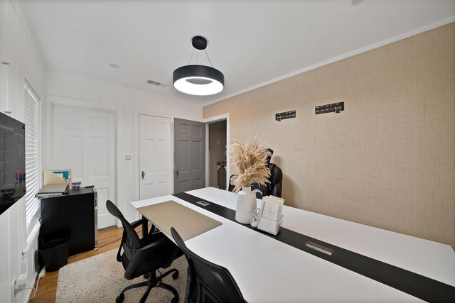 2510 W Jefferson Boulevard, Dallas, TX 75211