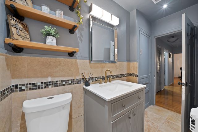 2510 W Jefferson Boulevard, Dallas, TX 75211