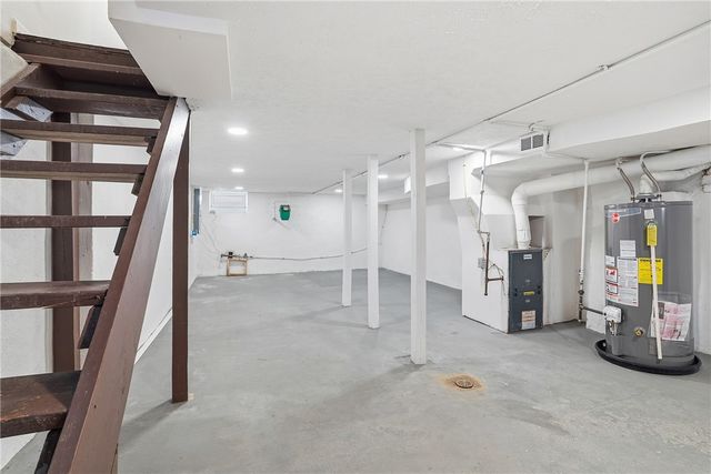 2923 Frederick St, Marshall Shadeland, PA 15212