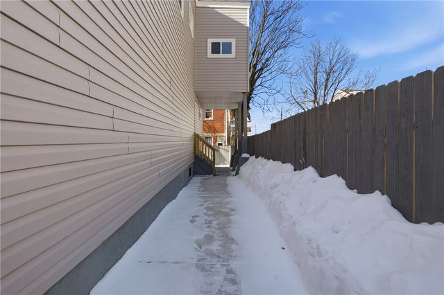 2923 Frederick St, Marshall Shadeland, PA 15212