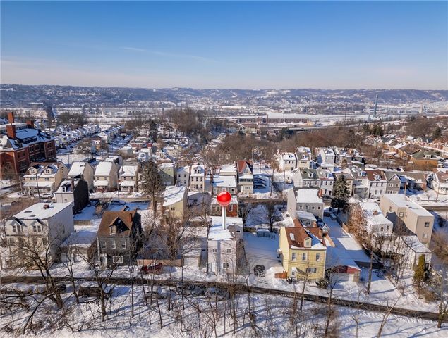 2923 Frederick St, Marshall Shadeland, PA 15212