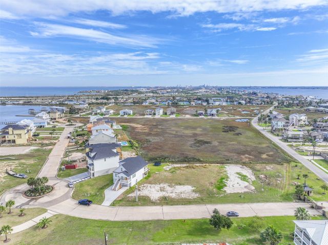 710 Vista Bella, Galveston, TX 77554