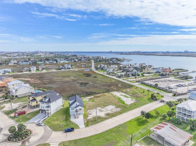 710 Vista Bella, Galveston, TX 77554