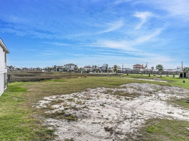 710 Vista Bella, Galveston, TX 77554
