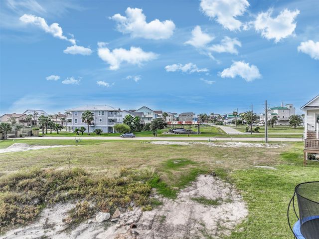 710 Vista Bella, Galveston, TX 77554