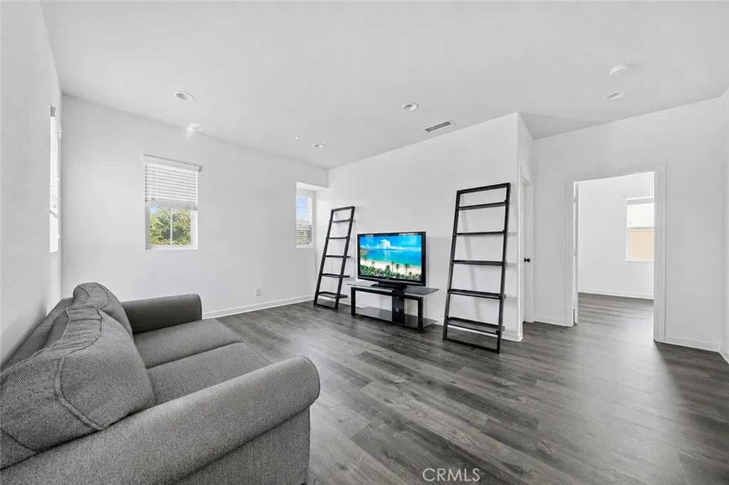 4048 E Groveland, Ontario, CA 91761