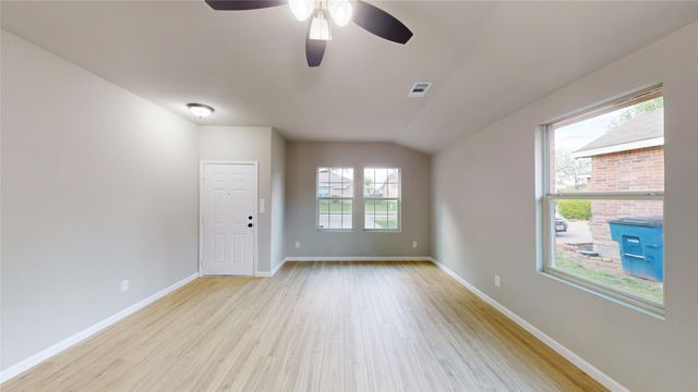 614 Chapman Drive, Lancaster, TX 75146