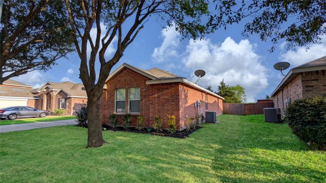 614 Chapman Drive, Lancaster, TX 75146