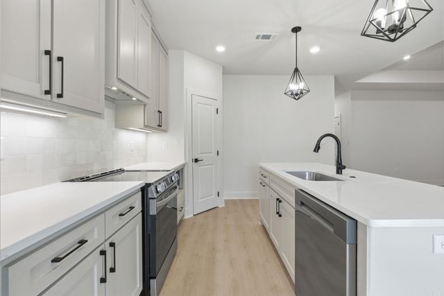 201 Edgewood Circle, Little Rock, AR 72223