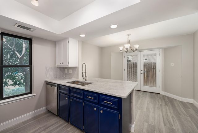 1201 Wayne DR, Round Rock, TX 78664