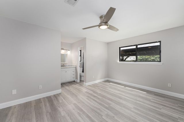 1201 Wayne DR, Round Rock, TX 78664