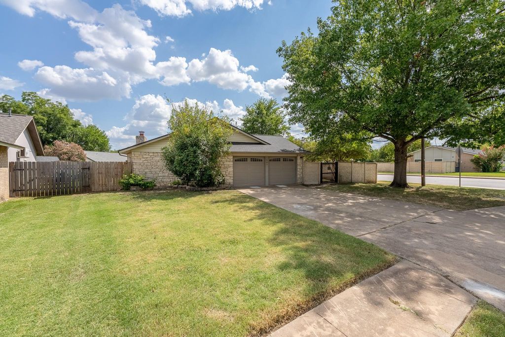 1201 Wayne DR, Round Rock, TX 78664
