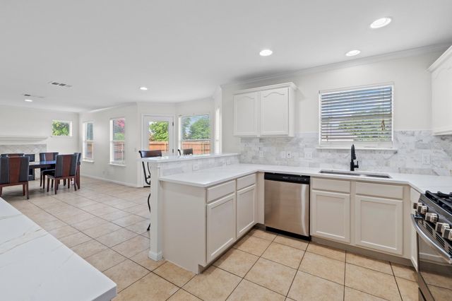 301 Abamillo CT, Hutto, TX 78634