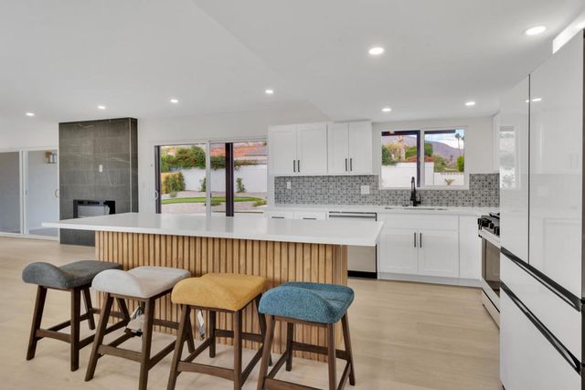 3087 N Biskra Road, Palm Springs, CA 92262