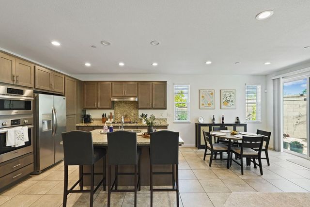 1204 Sirah Ct, Lodi, CA 95242