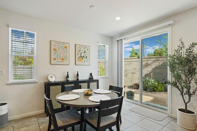 1204 Sirah Ct, Lodi, CA 95242