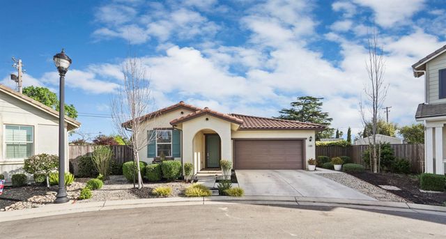 1204 Sirah Ct, Lodi, CA 95242