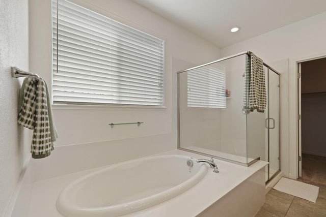 1204 Sirah Ct, Lodi, CA 95242