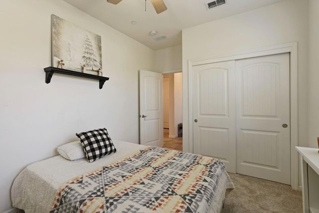 1204 Sirah Ct, Lodi, CA 95242