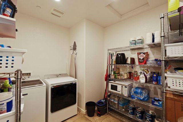 1204 Sirah Ct, Lodi, CA 95242