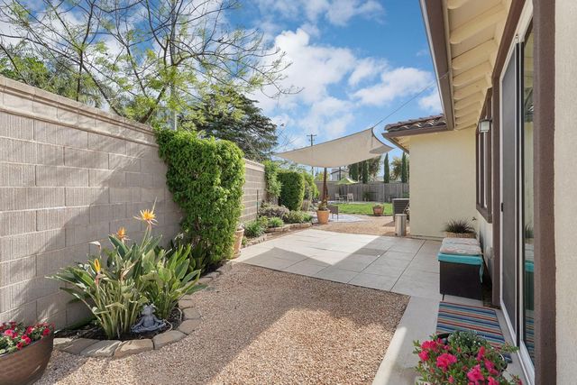 1204 Sirah Ct, Lodi, CA 95242