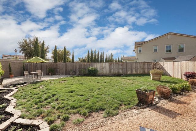 1204 Sirah Ct, Lodi, CA 95242