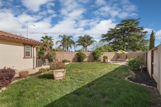 1204 Sirah Ct, Lodi, CA 95242