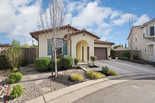 1204 Sirah Ct, Lodi, CA 95242