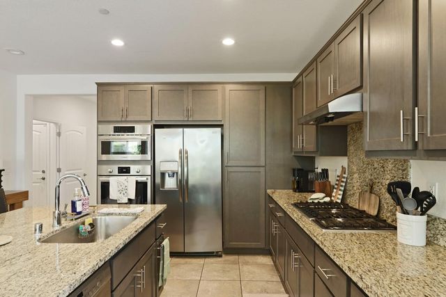 1204 Sirah Ct, Lodi, CA 95242