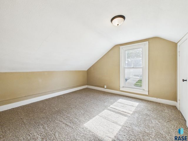 2105 S Duluth Ave Avenue, Sioux Falls, SD 57105