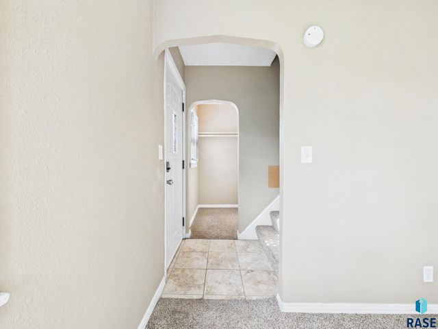 2105 S Duluth Ave Avenue, Sioux Falls, SD 57105