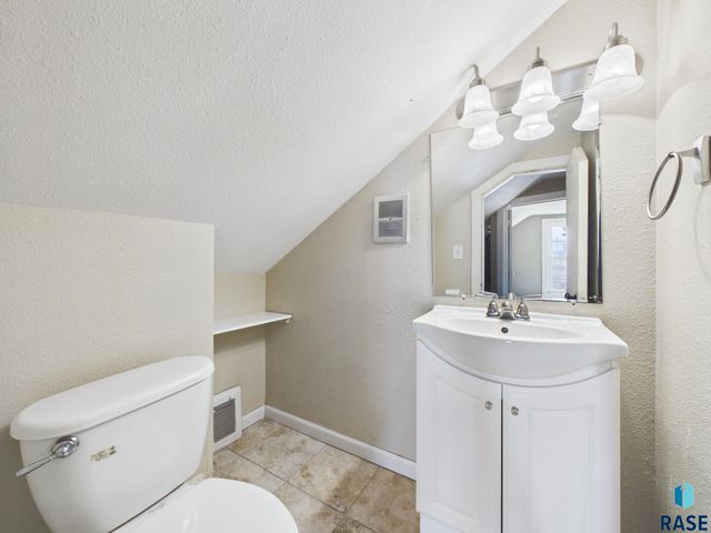 2105 S Duluth Ave Avenue, Sioux Falls, SD 57105