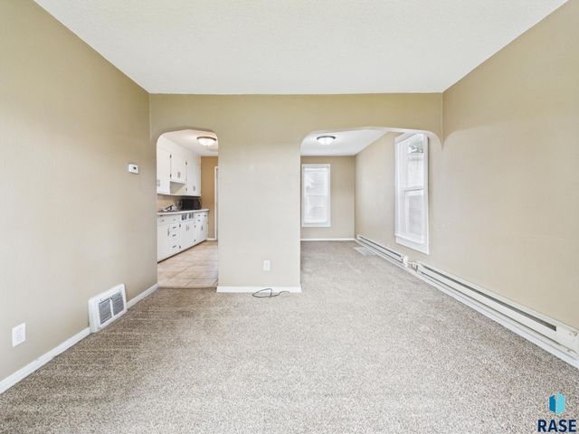2105 S Duluth Ave Avenue, Sioux Falls, SD 57105